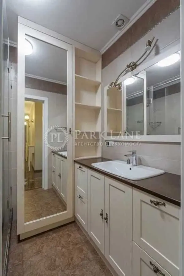Фото Selling a 3-room apartment, 100 sq.m., Harmatna Street 38а Kyiv, price: 185000 USD, code 8870
