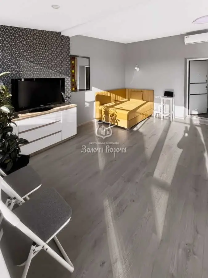 Фото Продаю 1 кімнатну квартиру, 39.3 кв. м, Радистів вул.  Київ, ціна: 88000 USD, код 8875