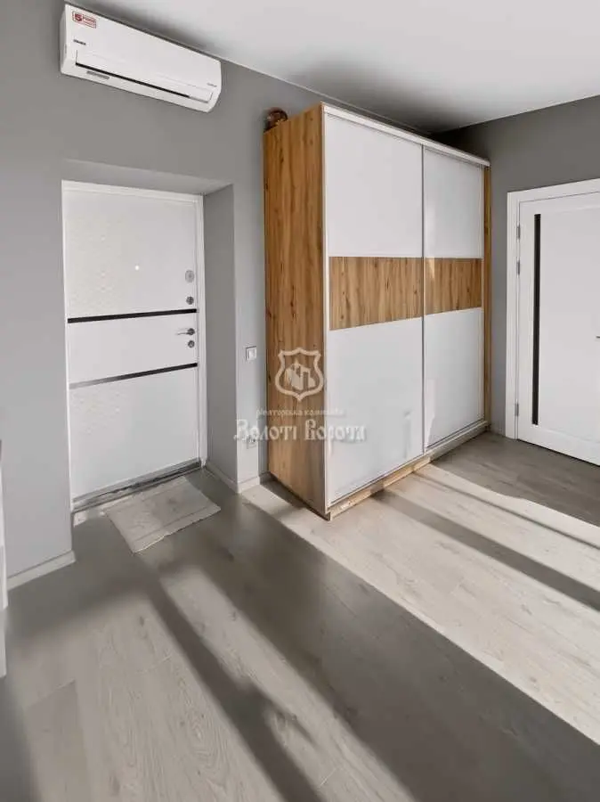 Фото Продаю 1 кімнатну квартиру, 39.3 кв. м, Радистів вул.  Київ, ціна: 88000 USD, код 8875