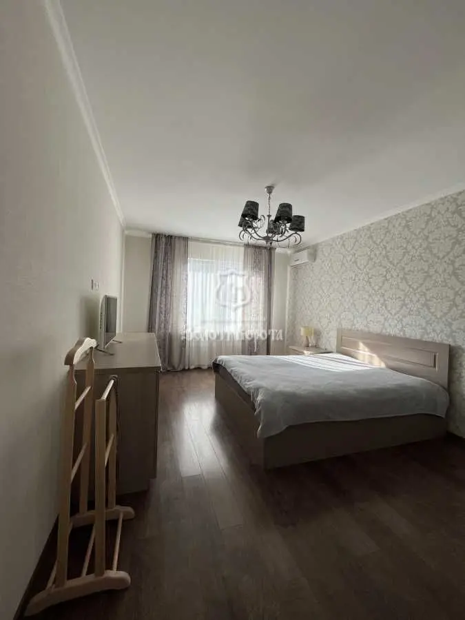 Фото Продаю 2 кімнатну квартиру, 72.9 кв. м, Михайла Дерегуса вул. (Янтарна)  Київ, ціна: 141900 USD, код 8878