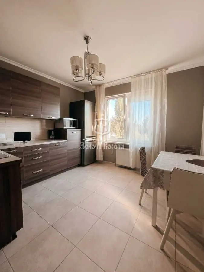 Фото Продаю 2 кімнатну квартиру, 72.9 кв. м, Михайла Дерегуса вул. (Янтарна)  Київ, ціна: 141900 USD, код 8878