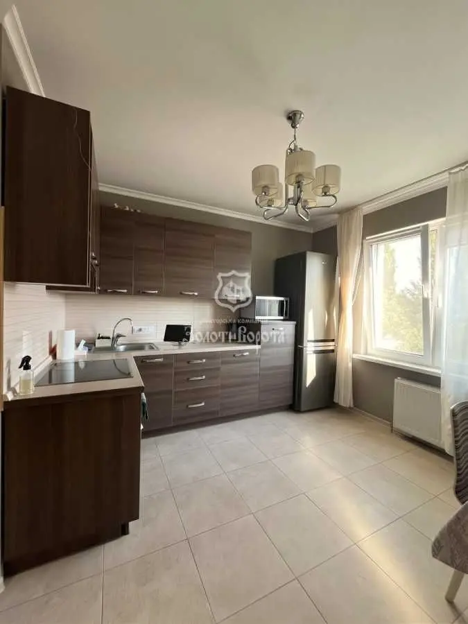 Фото Продаю 2 кімнатну квартиру, 72.9 кв. м, Михайла Дерегуса вул. (Янтарна)  Київ, ціна: 141900 USD, код 8878