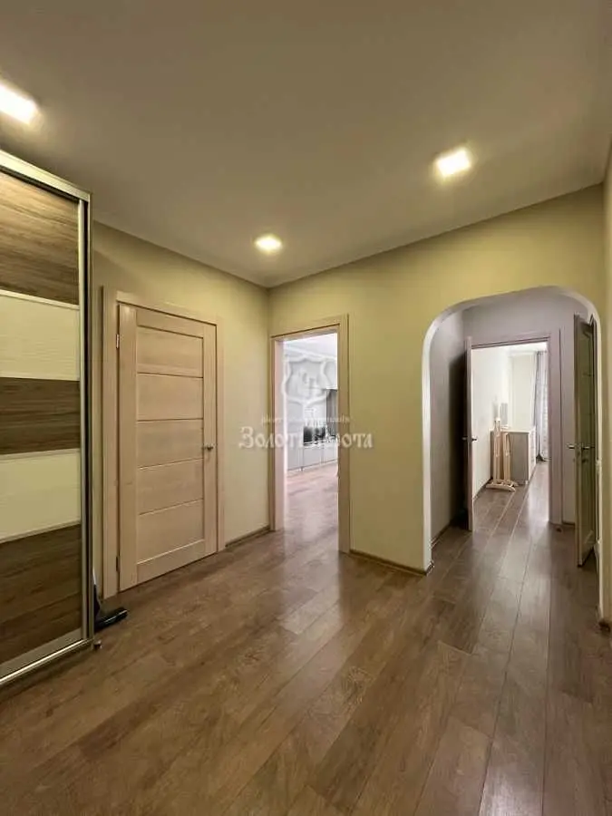 Фото Продаю 2 кімнатну квартиру, 72.9 кв. м, Михайла Дерегуса вул. (Янтарна)  Київ, ціна: 141900 USD, код 8878