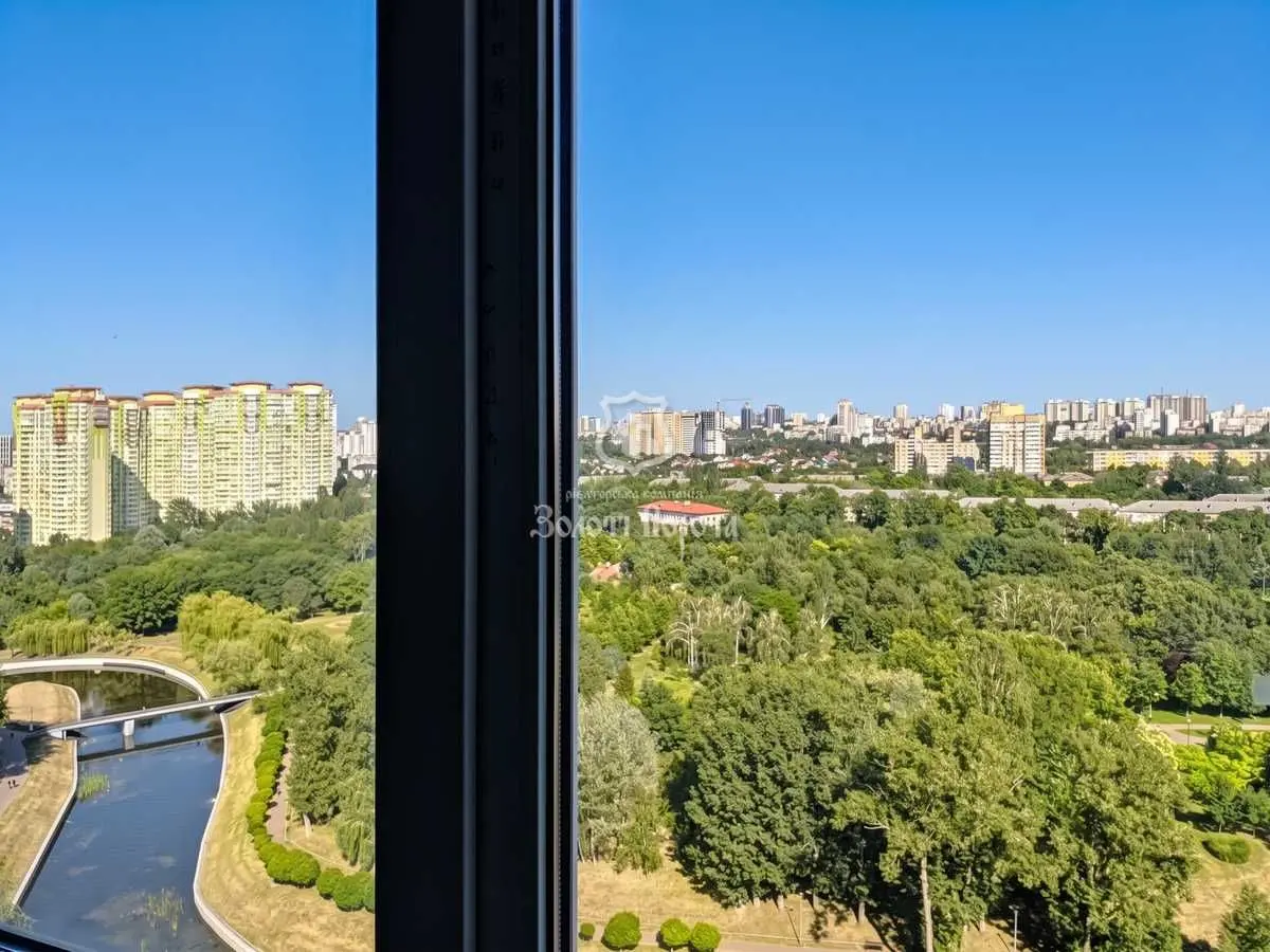 Фото Selling a 2-room apartment, 84.4 sq.m., Heroiv Sevastopolia Street 35а Kyiv, price: 160000 USD, code 8889