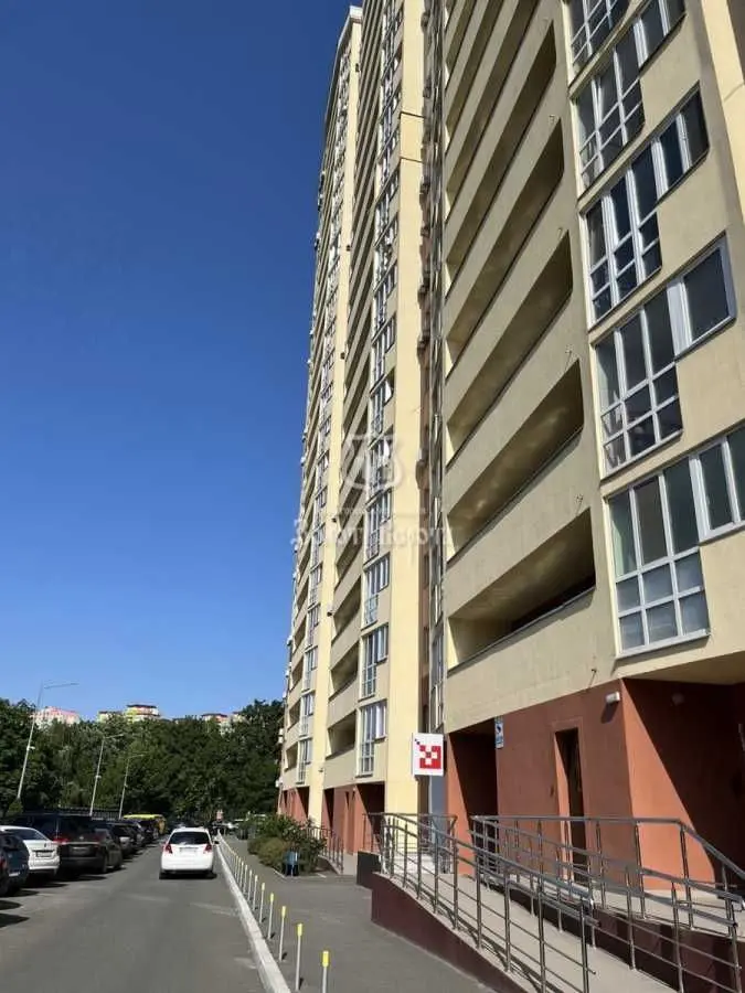 Фото Selling a 2-room apartment, 84.4 sq.m., Heroiv Sevastopolia Street 35а Kyiv, price: 160000 USD, code 8889
