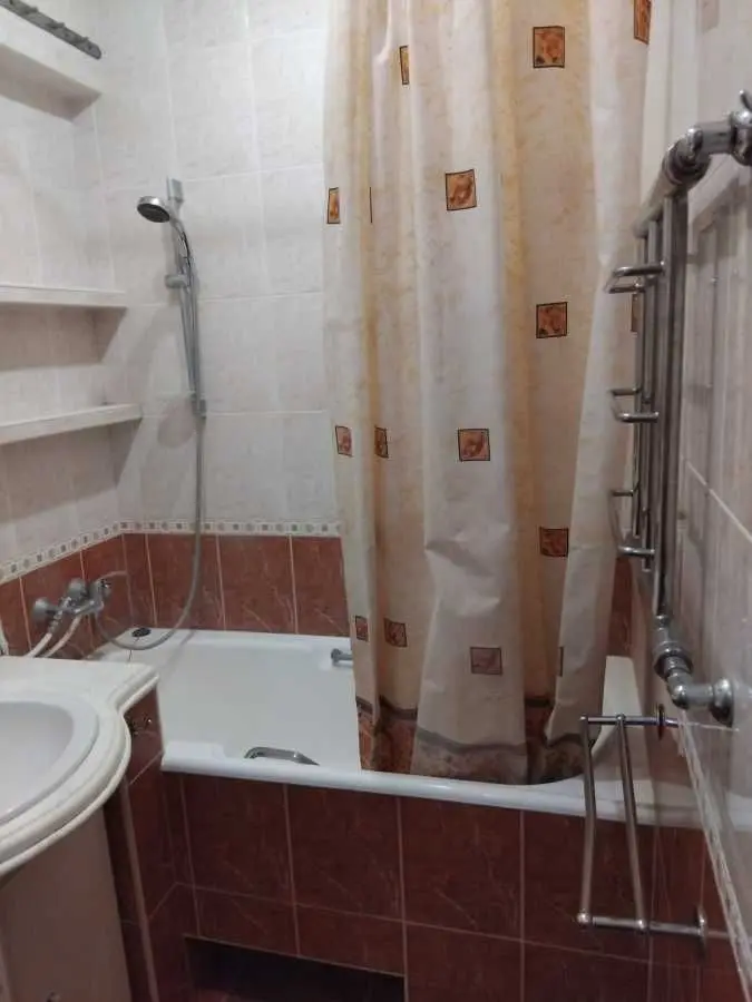 Фото Зняти 1 кімнатну квартиру, Старонаводницька вул.  Київ в довгострокову оренду, ціна: 21000 UAH, код 8900