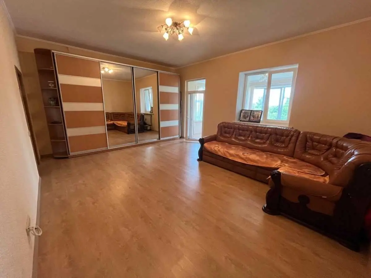 Фото Продаю 2-комнатную квартиру, 63 кв. м, Рожівка, цена: 48000 USD, код 8911