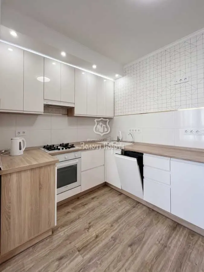 Фото Selling a 1-room apartment, 40.3 sq.m., Kriukivshchyna, price: 62000 USD, code 8915