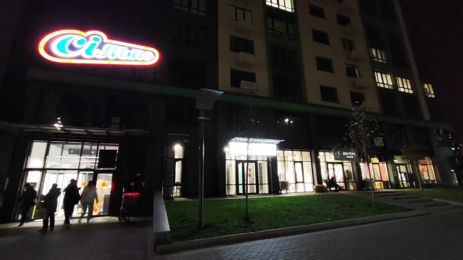 Фото Продаю 1 кімнатну квартиру, 47 кв. м, Михайла Максимовича вул. (Онуфрія Трутенка)  Київ, ціна: 128000 USD, код 8917