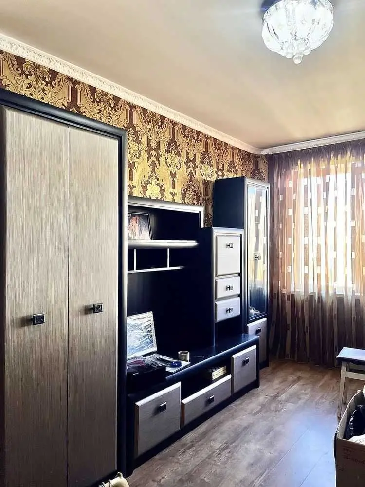 Фото Продаю 3 кімнатну квартиру, 68 кв. м, Романа Шухевича просп. (Генерала Ватутіна) 26в Київ, ціна: 65000 USD, код 8929