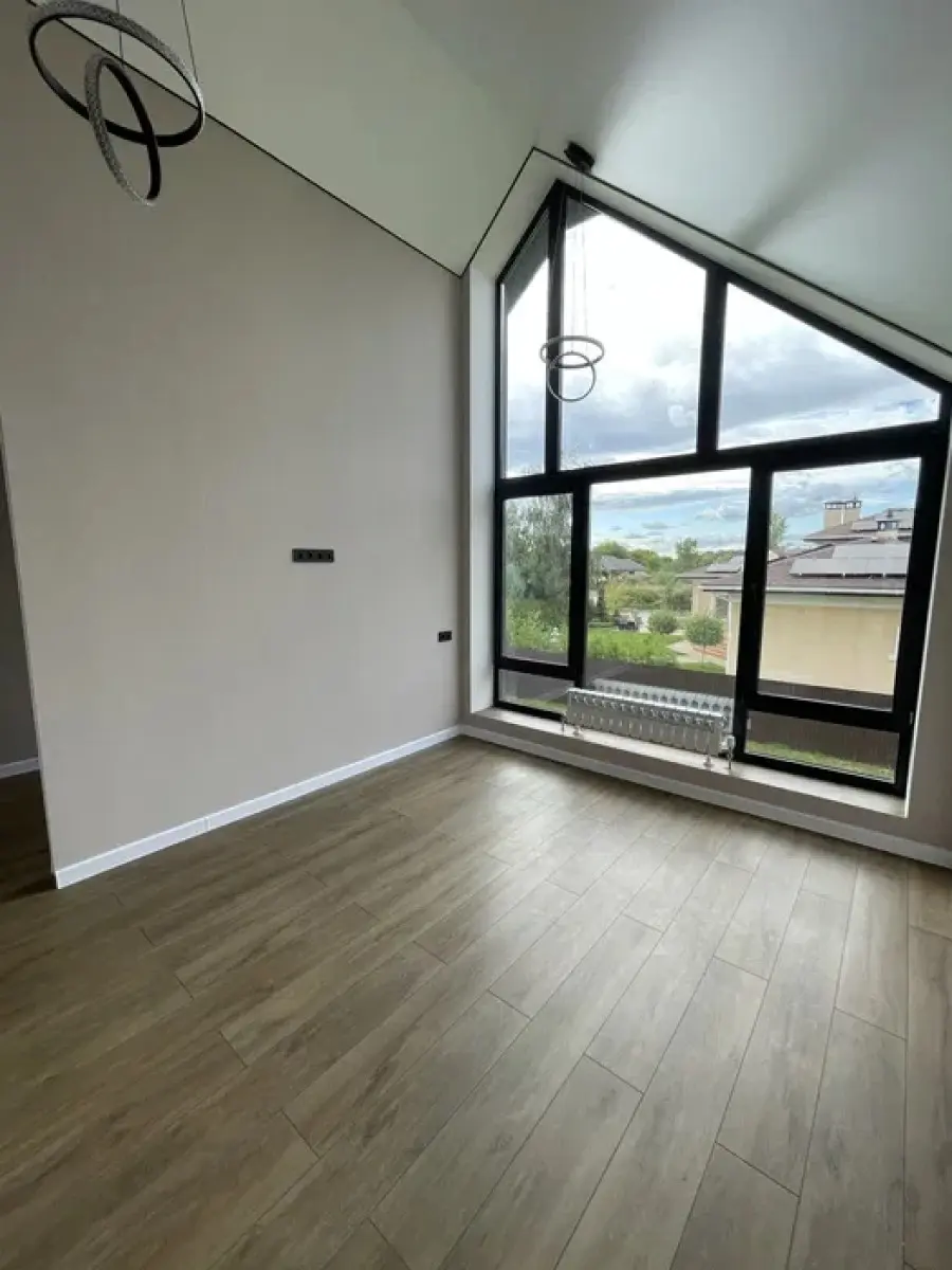 Фото Продаю будинок, 141 кв. м, Центральна вул.  Київ, ціна: 245000 $, код 8934