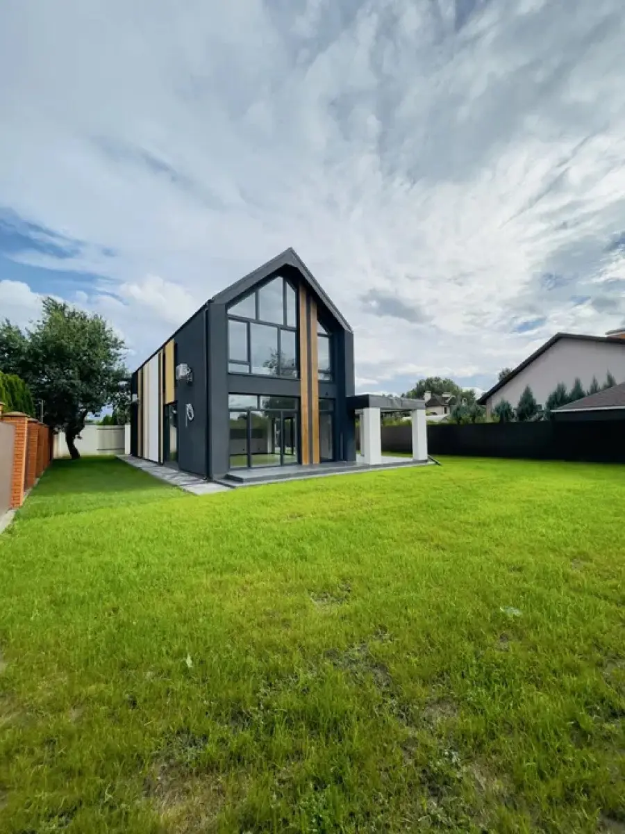 Фото Продаю будинок, 141 кв. м, Центральна вул.  Київ, ціна: 245000 $, код 8934