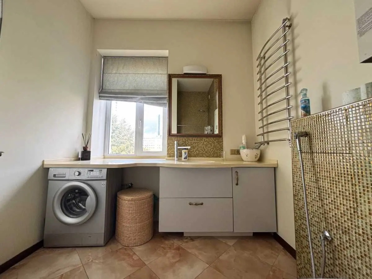Фото Продаю 2 кімнатну квартиру, 52 кв. м, Велика Васильківська вул. 84/20 Київ, ціна: 149000 USD, код 8938