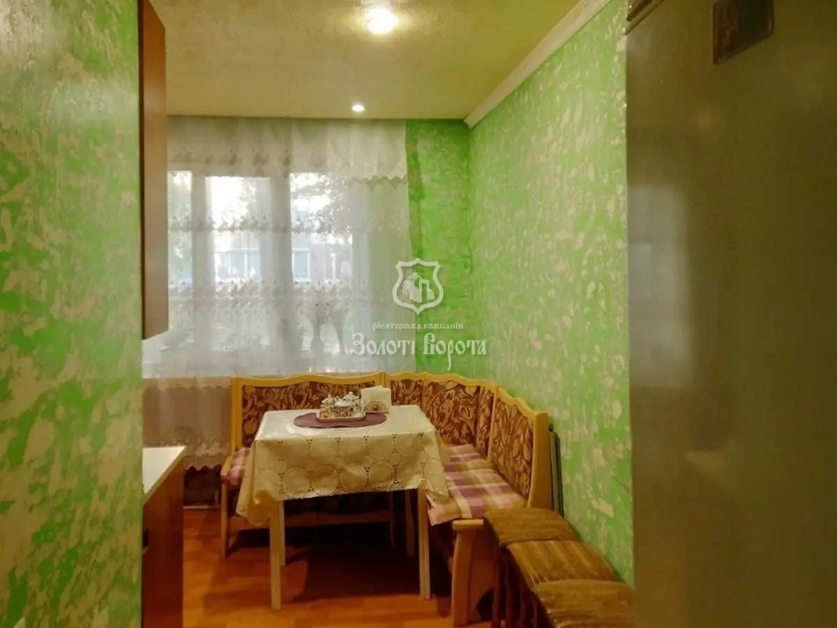 Фото Selling a 3-room apartment, 74 sq.m., Yevropeiska street  Hoholiv, price: 42000 USD, code 8943