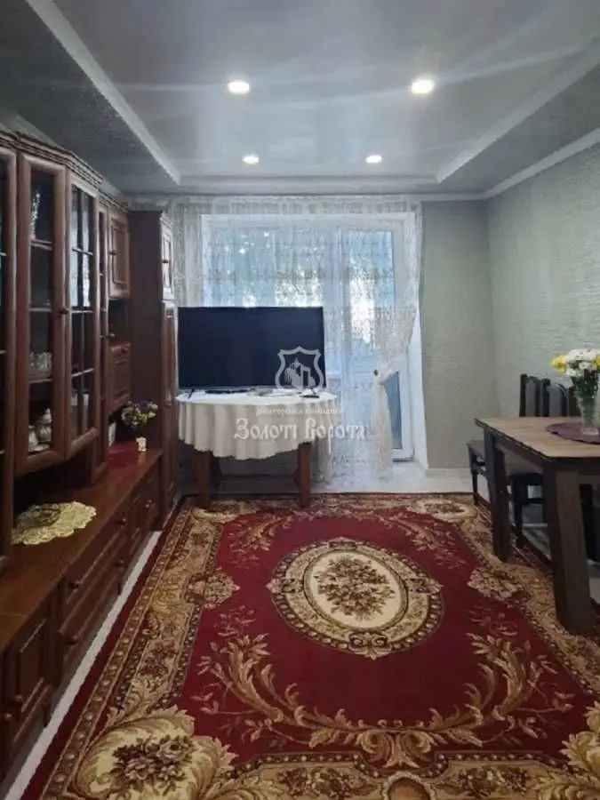 Фото Selling a 3-room apartment, 74 sq.m., Yevropeiska street  Hoholiv, price: 42000 USD, code 8943