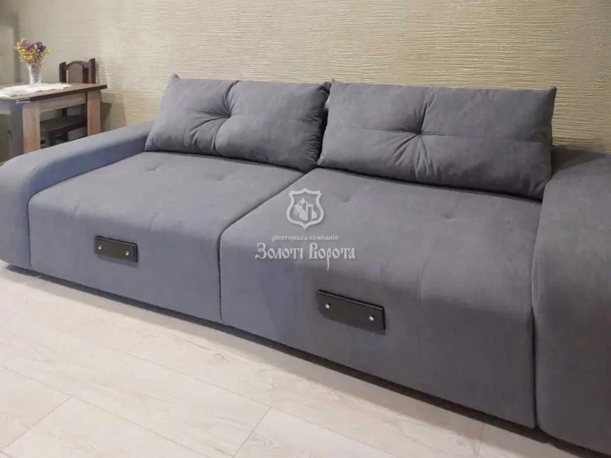Фото Selling a 3-room apartment, 74 sq.m., Yevropeiska street  Hoholiv, price: 42000 USD, code 8943
