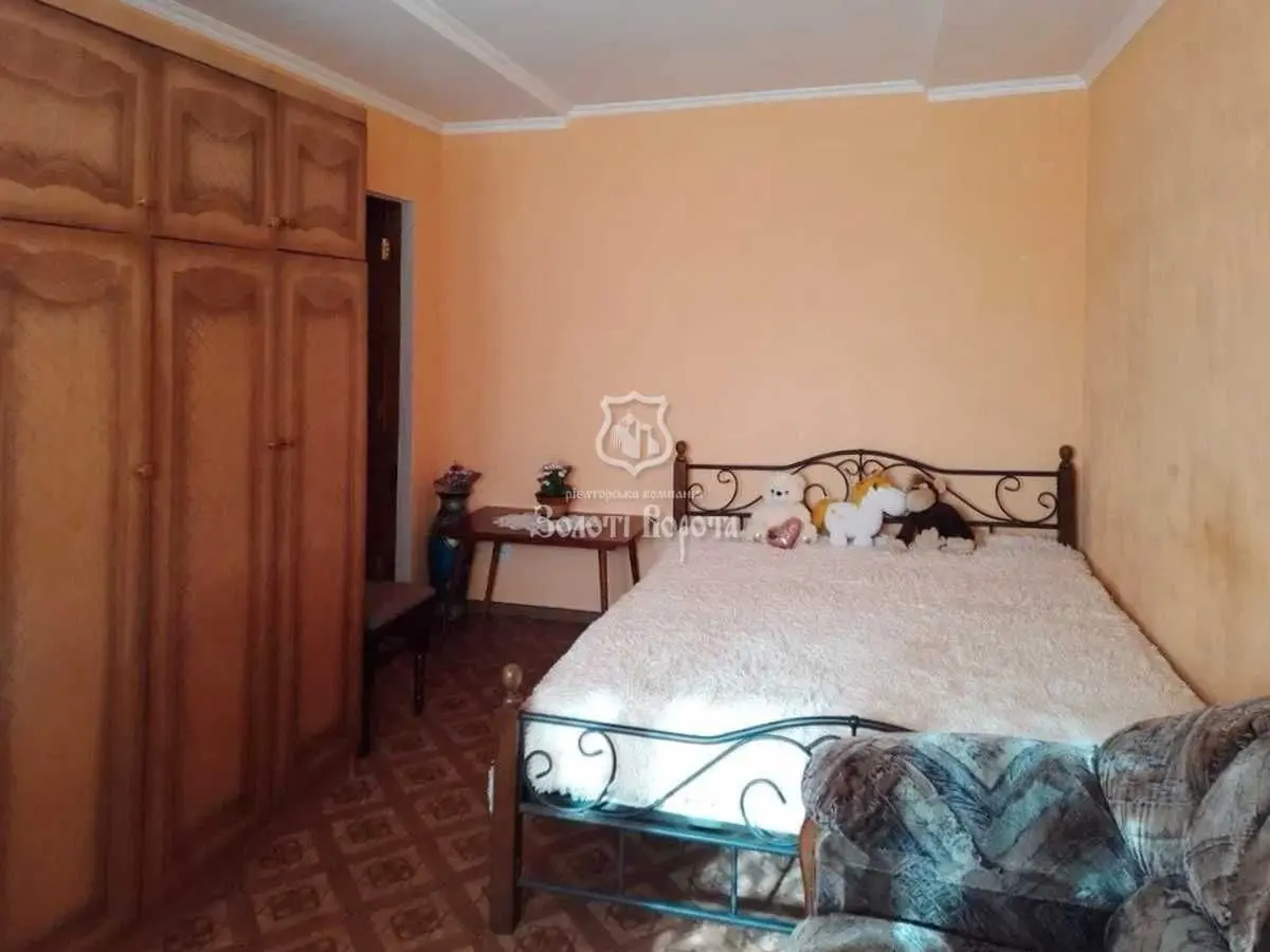 Фото Selling a 3-room apartment, 74 sq.m., Yevropeiska street  Hoholiv, price: 42000 USD, code 8943