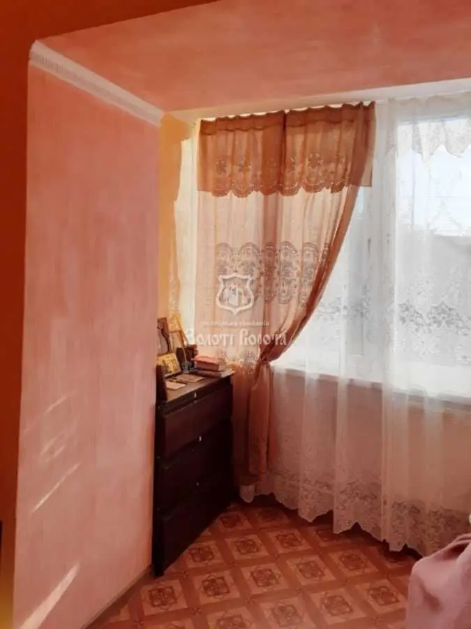 Фото Selling a 3-room apartment, 74 sq.m., Yevropeiska street  Hoholiv, price: 42000 USD, code 8943