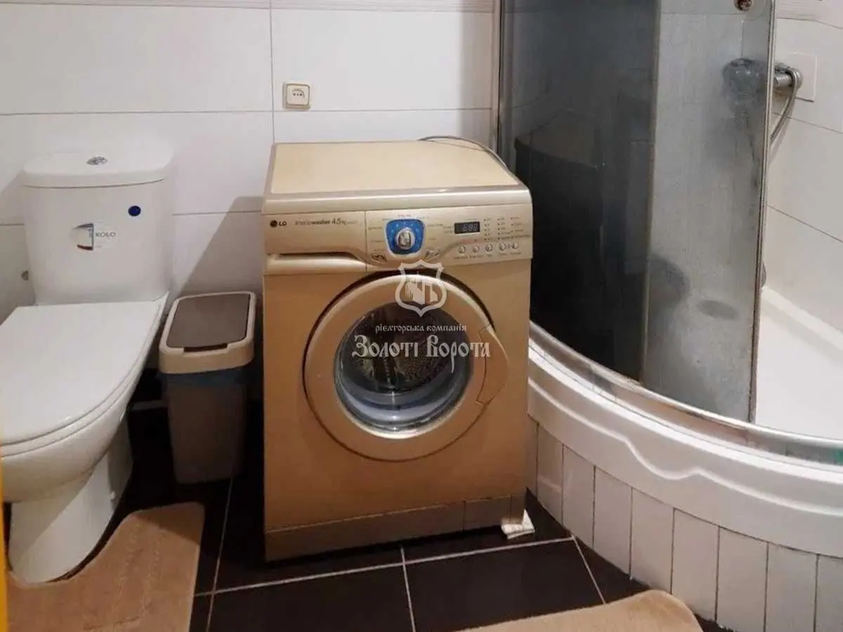 Фото Selling a 3-room apartment, 74 sq.m., Yevropeiska street  Hoholiv, price: 42000 USD, code 8943