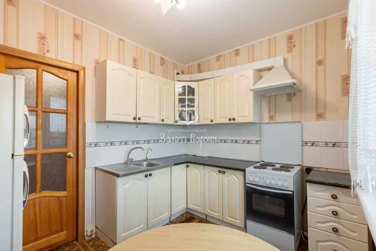 Фото Продаю 2 кімнатну квартиру, 59.8 кв. м, Клавдіївська вул. 23/15 Київ, ціна: 68000 USD, код 8946