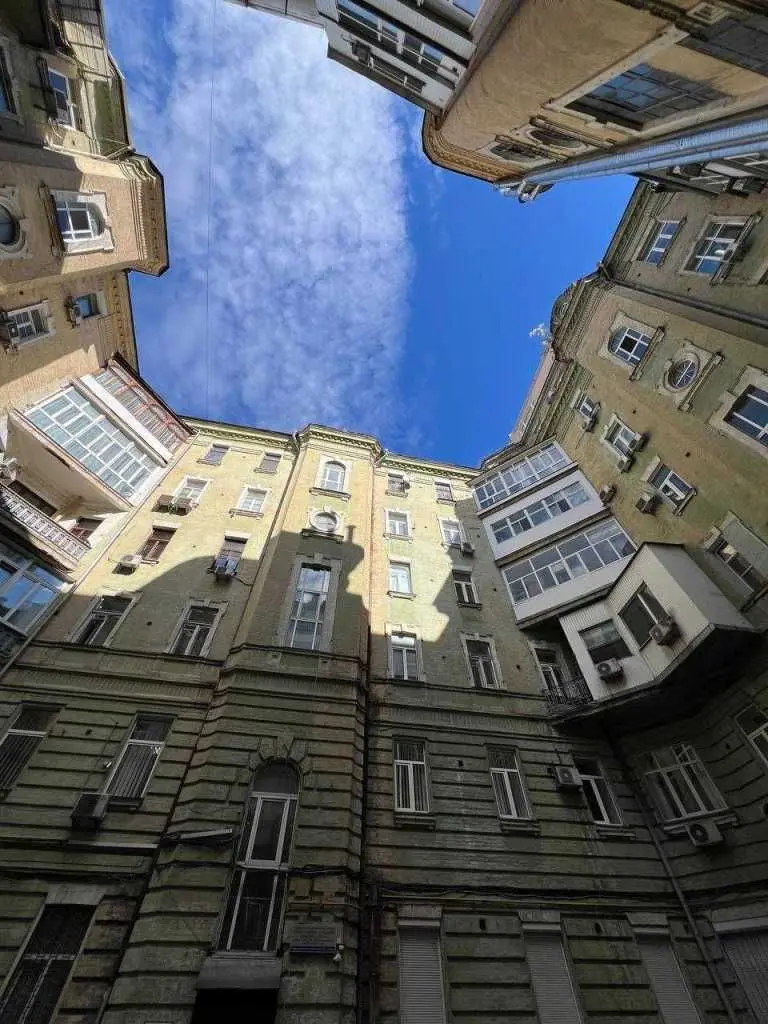 Фото Арендовать офис, Богдана Хмельницкого ул.  Киев в долгосрочную аренду, цена: 408713 UAH, код 8950