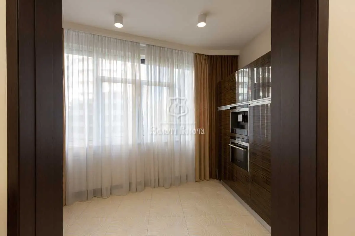 Фото Selling a 3-room apartment, 134.6 sq.m., Lesi Ukrainky Boulevard  Kyiv, price: 475000 USD, code 8951