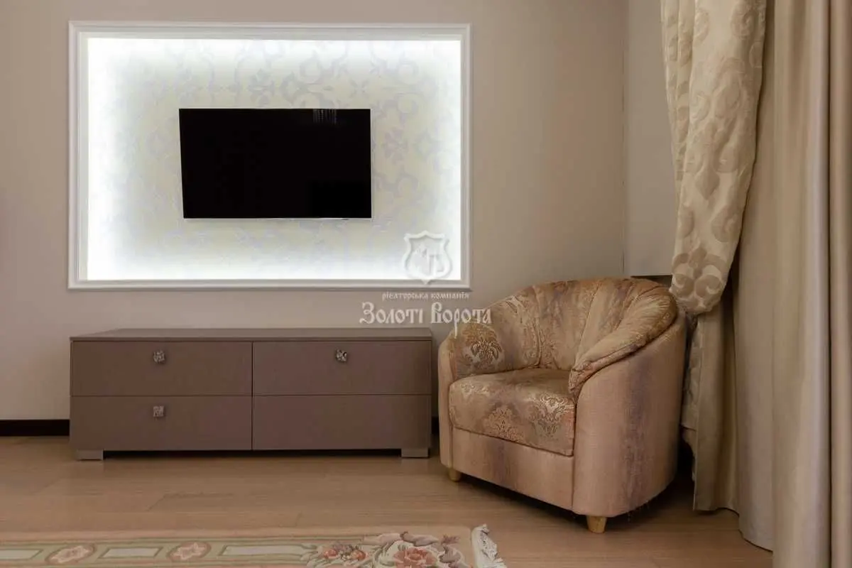 Фото Selling a 3-room apartment, 134.6 sq.m., Lesi Ukrainky Boulevard  Kyiv, price: 475000 USD, code 8951