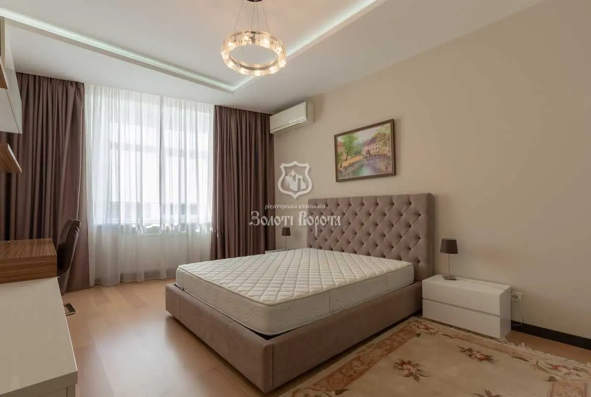 Фото Selling a 3-room apartment, 134.6 sq.m., Lesi Ukrainky Boulevard  Kyiv, price: 475000 USD, code 8951
