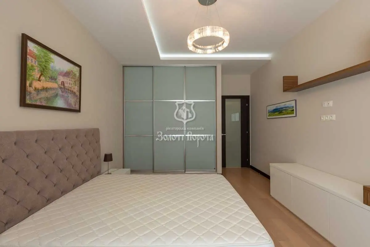 Фото Selling a 3-room apartment, 134.6 sq.m., Lesi Ukrainky Boulevard  Kyiv, price: 475000 USD, code 8951