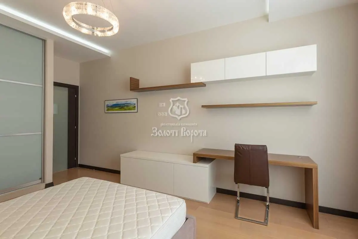 Фото Selling a 3-room apartment, 134.6 sq.m., Lesi Ukrainky Boulevard  Kyiv, price: 475000 USD, code 8951