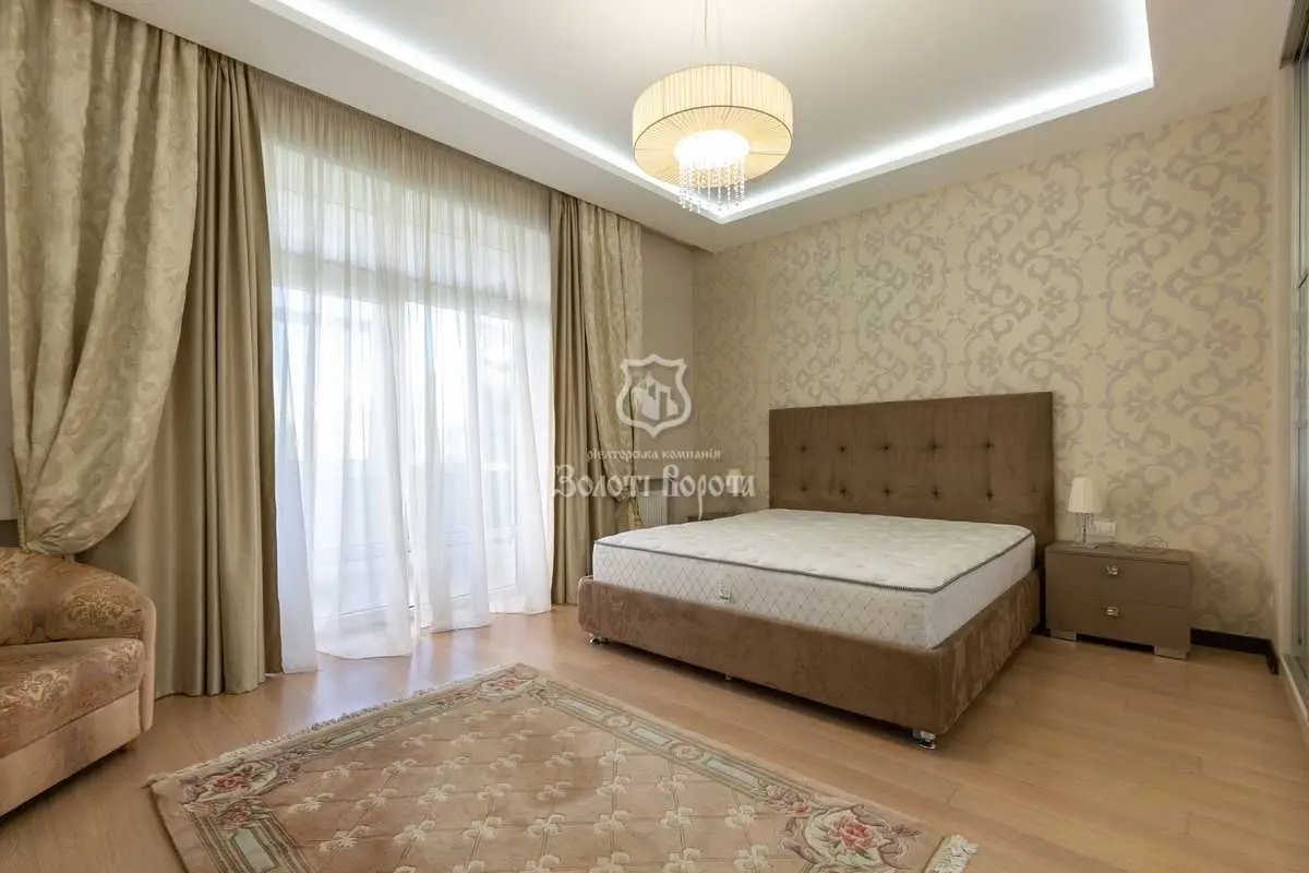 Фото Selling a 3-room apartment, 134.6 sq.m., Lesi Ukrainky Boulevard  Kyiv, price: 475000 USD, code 8951