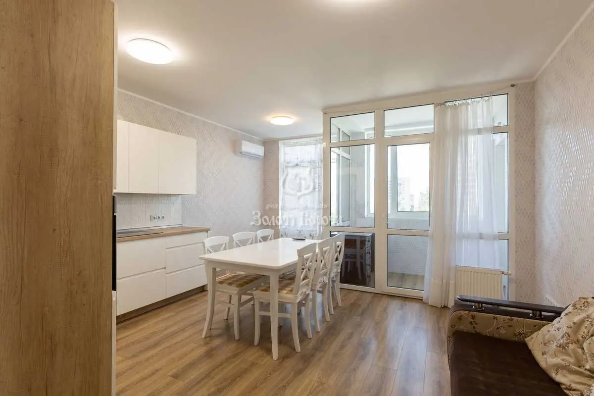 Фото Продаю 3 кімнатну квартиру, 87.8 кв. м, Євгена Сверстюка вул. 6а Київ, ціна: 184000 USD, код 8953