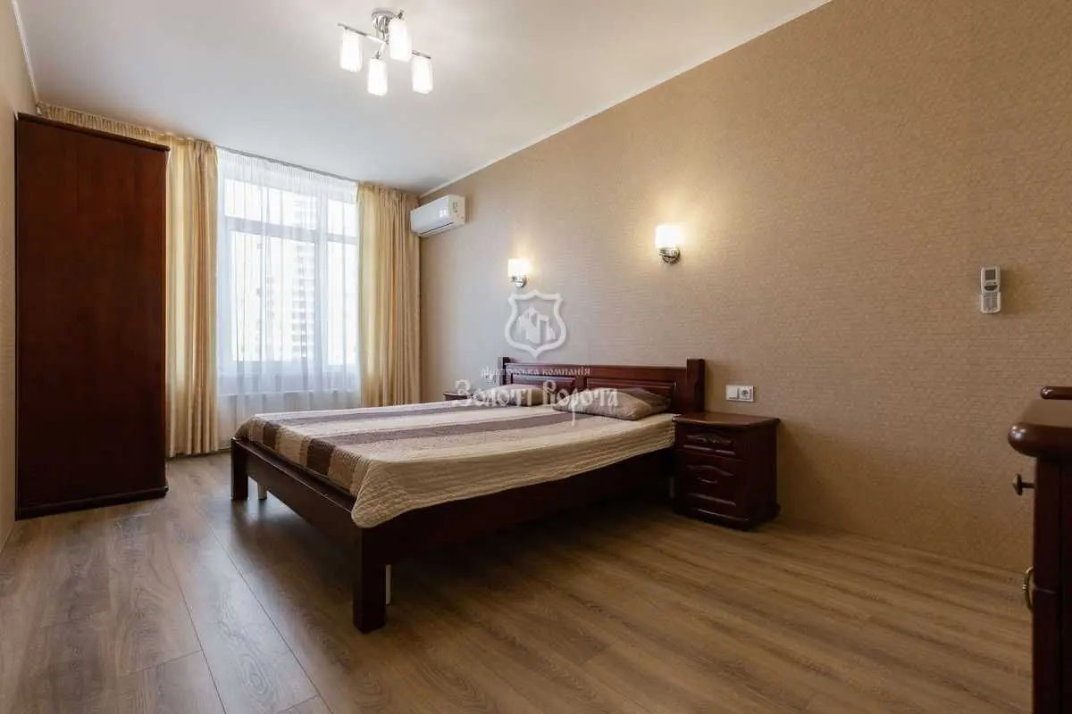 Фото Продаю 3 кімнатну квартиру, 87.8 кв. м, Євгена Сверстюка вул. 6а Київ, ціна: 184000 USD, код 8953