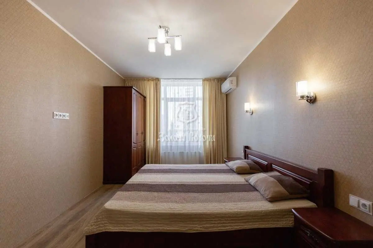 Фото Продаю 3 кімнатну квартиру, 87.8 кв. м, Євгена Сверстюка вул. 6а Київ, ціна: 184000 USD, код 8953