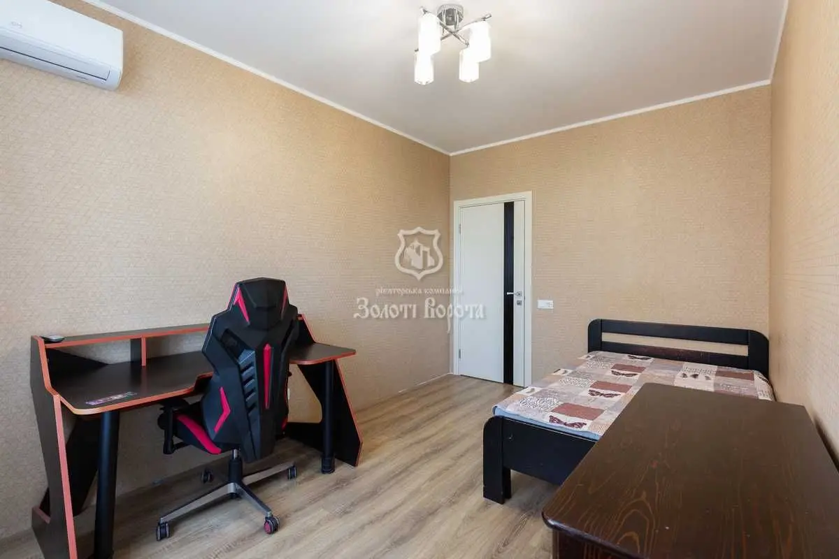 Фото Продаю 3 кімнатну квартиру, 87.8 кв. м, Євгена Сверстюка вул. 6а Київ, ціна: 184000 USD, код 8953