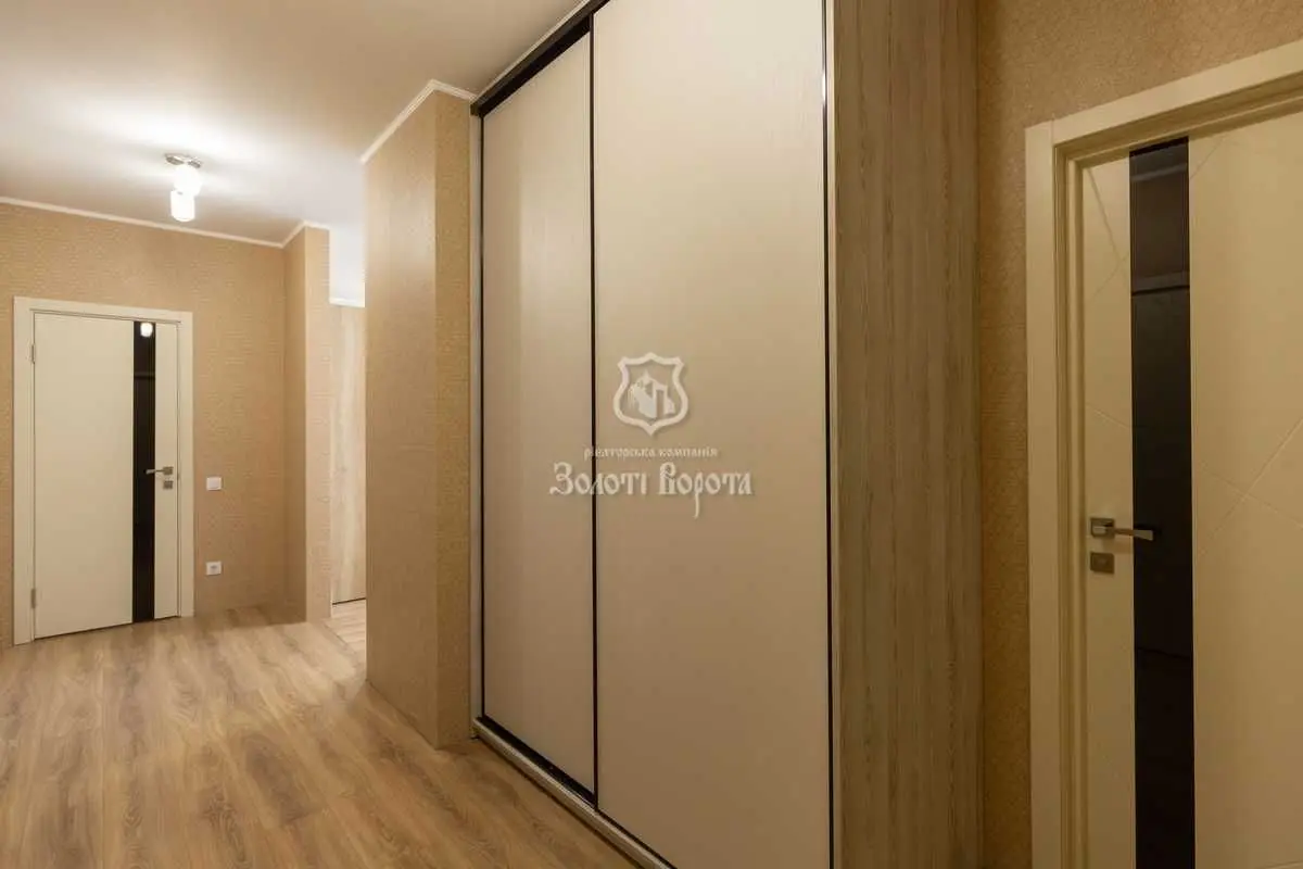 Фото Продаю 3 кімнатну квартиру, 87.8 кв. м, Євгена Сверстюка вул. 6а Київ, ціна: 184000 USD, код 8953