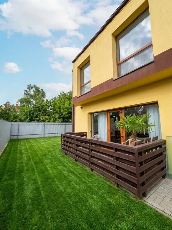 Фото Продаю будинок, 147 кв. м, Центральна Садова вул.  Київ, ціна: 185000 USD, код 8965