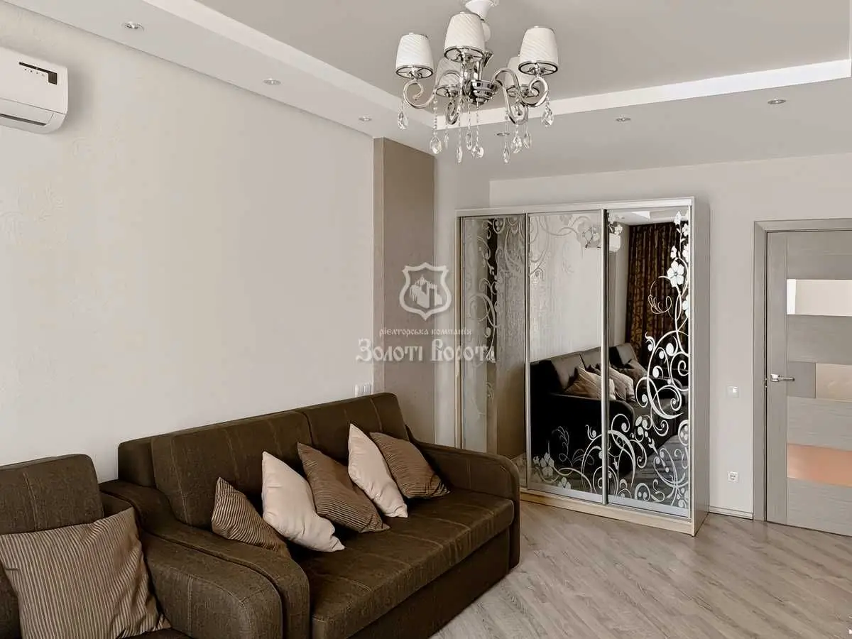 Фото Selling a 1-room apartment, 43.2 sq.m., Yelyzavety Chavdar Street 28 Kyiv, price: 59900 USD, code 8966