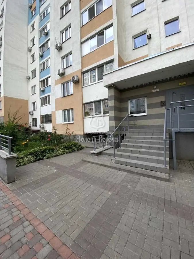 Фото Продаю 2 кімнатну квартиру, 60 кв. м, Сергія Данченка вул. 28 Київ, ціна: 99000 USD, код 8971