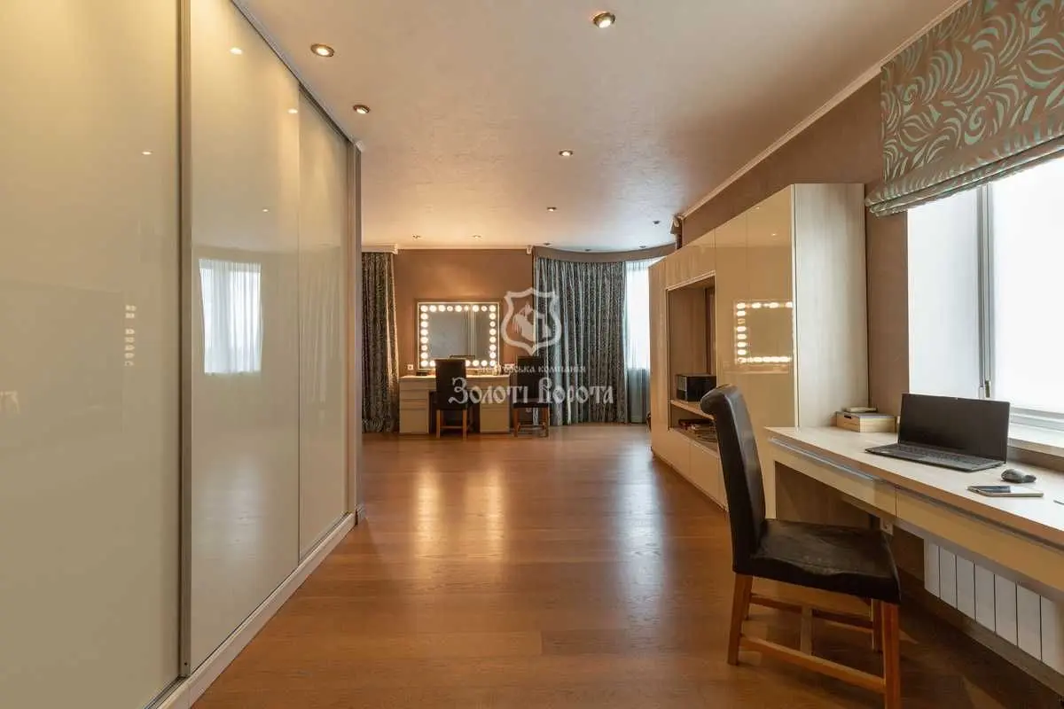 Фото Selling a 4-room apartment, 233 sq.m., Verkhovynna Street 35 Kyiv, price: 190000 USD, code 8980