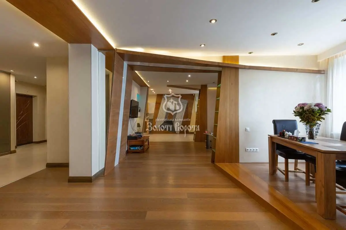 Фото Selling a 4-room apartment, 233 sq.m., Verkhovynna Street 35 Kyiv, price: 190000 USD, code 8980