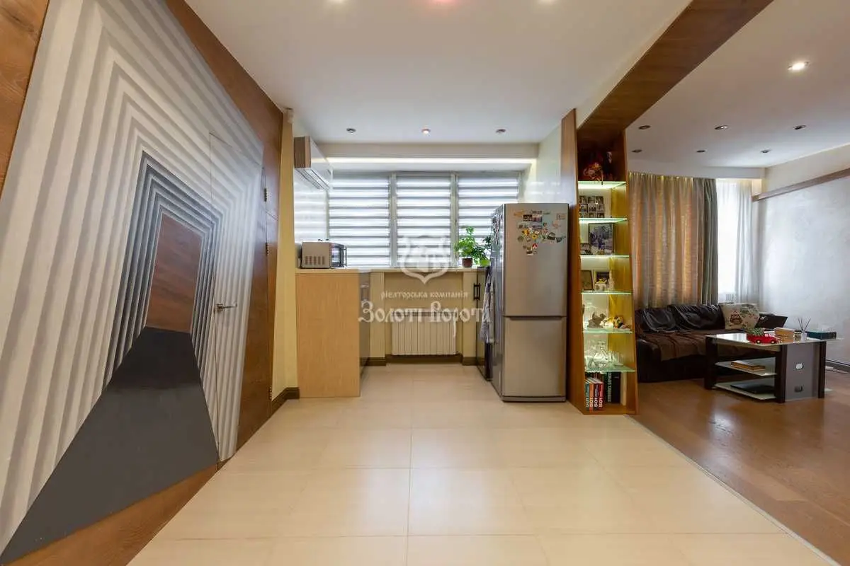 Фото Selling a 4-room apartment, 233 sq.m., Verkhovynna Street 35 Kyiv, price: 190000 USD, code 8980