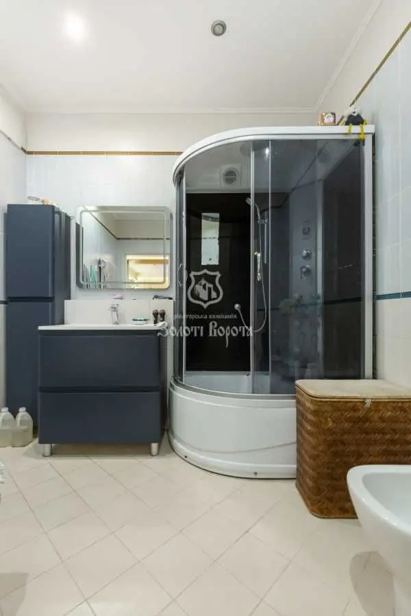 Фото Selling a 4-room apartment, 233 sq.m., Verkhovynna Street 35 Kyiv, price: 190000 USD, code 8980