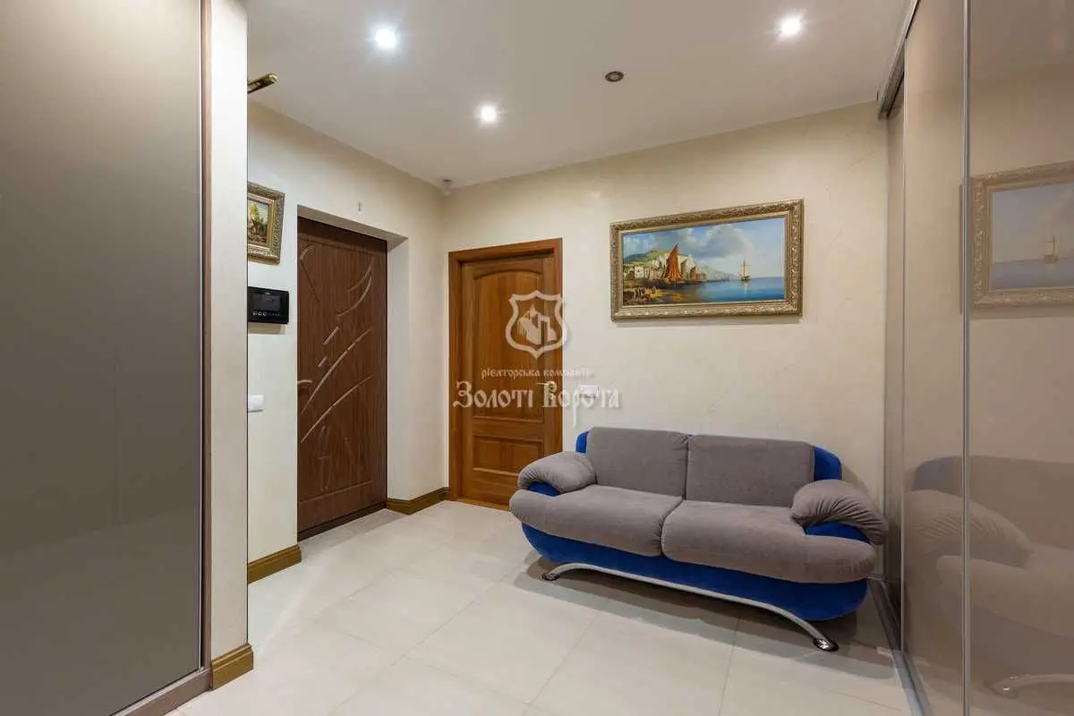 Фото Selling a 4-room apartment, 233 sq.m., Verkhovynna Street 35 Kyiv, price: 190000 USD, code 8980