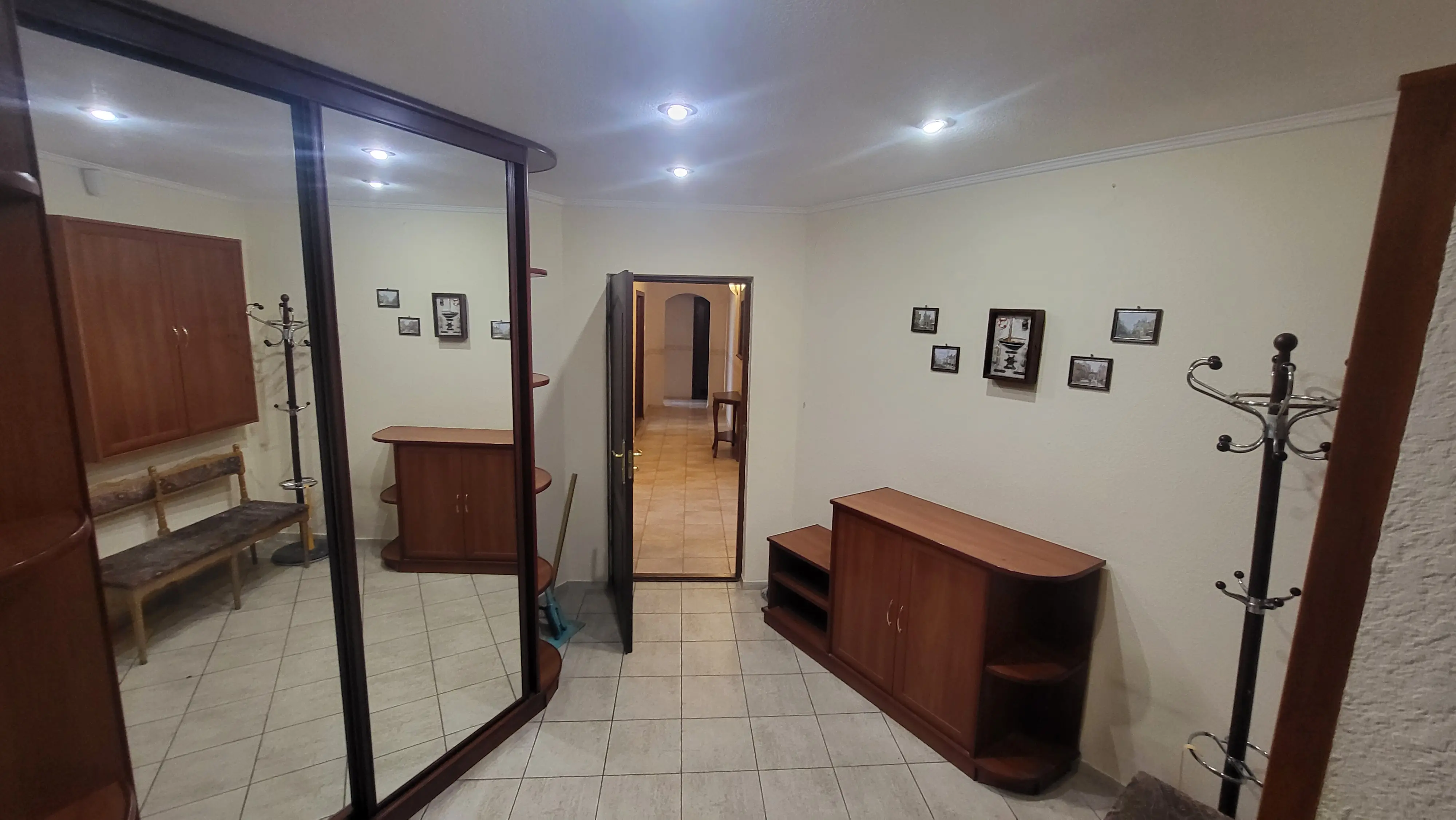 Фото Зняти 3 кімнатну квартиру, Миколи Бажана просп. 36 Київ в довгострокову оренду, ціна: 18500 UAH, код 8984