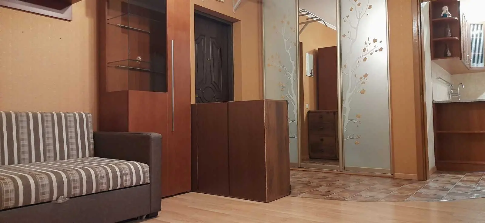 Фото Selling a 2-room apartment, 82 sq.m., Verkhovynna Street 35 Kyiv, price: 115000 USD, code 8997