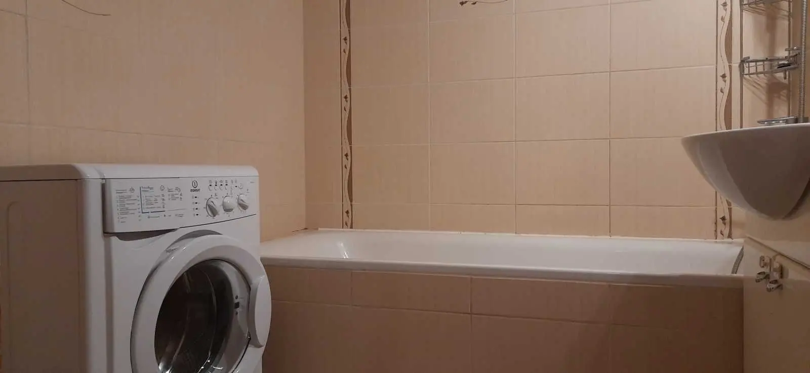 Фото Selling a 2-room apartment, 82 sq.m., Verkhovynna Street 35 Kyiv, price: 115000 USD, code 8997