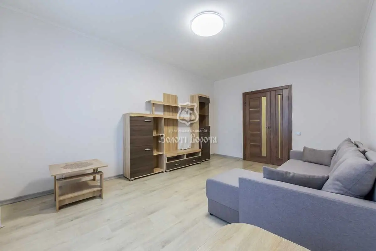 Фото Продаю 3 кімнатну квартиру, 70 кв. м, Миколи Бажана просп.  Київ, ціна: 95000 USD, код 8998