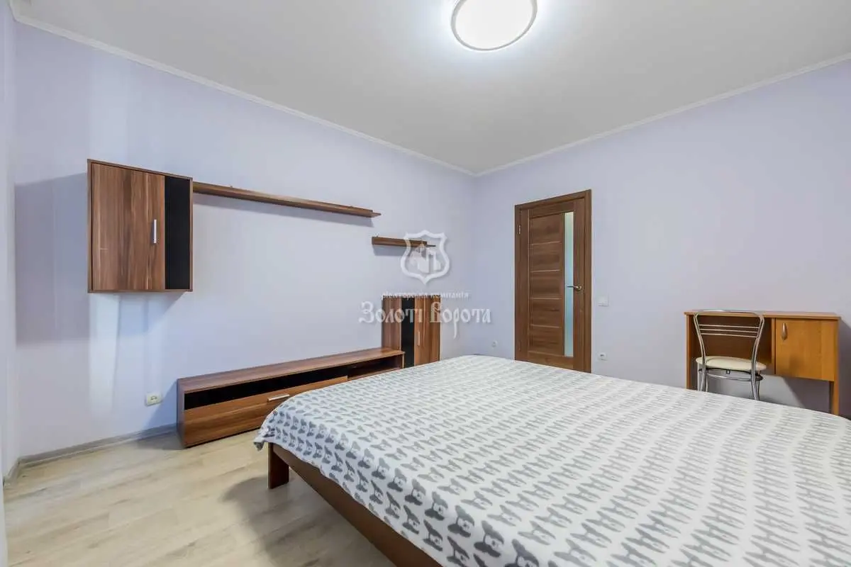Фото Продаю 3 кімнатну квартиру, 70 кв. м, Миколи Бажана просп.  Київ, ціна: 95000 USD, код 8998