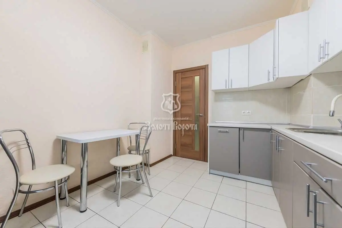 Фото Продаю 3 кімнатну квартиру, 70 кв. м, Миколи Бажана просп.  Київ, ціна: 95000 USD, код 8998